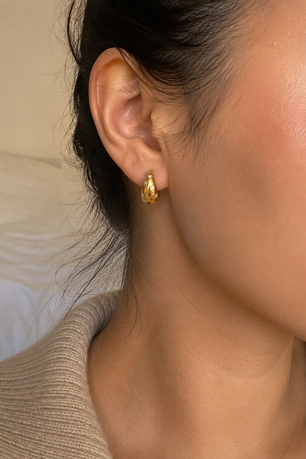 Star Engraved Teardrop Earrings Gold