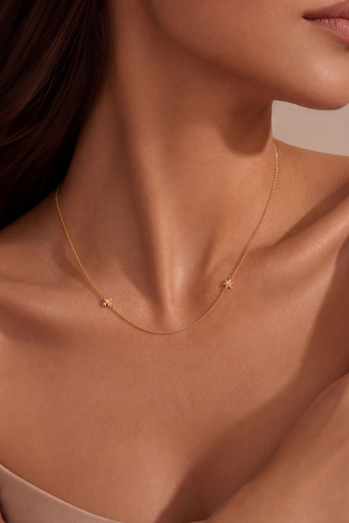 Model wearing Dual Star Layer Chain Gold – Clair de Lune