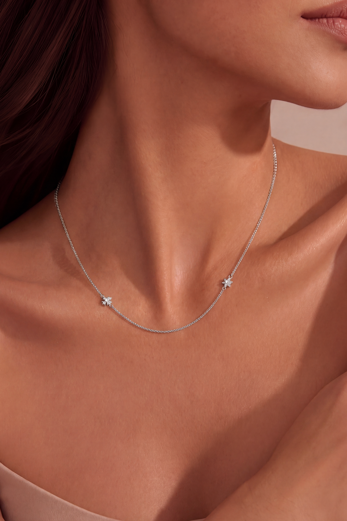 Model wearing Dual Star Layer Chain Silver – Clair de Lune
