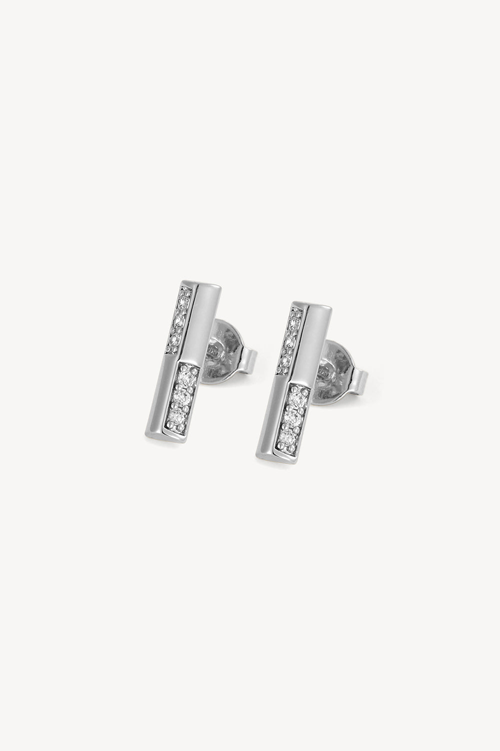 e-s-stud-104-3-5c8244de.jpg