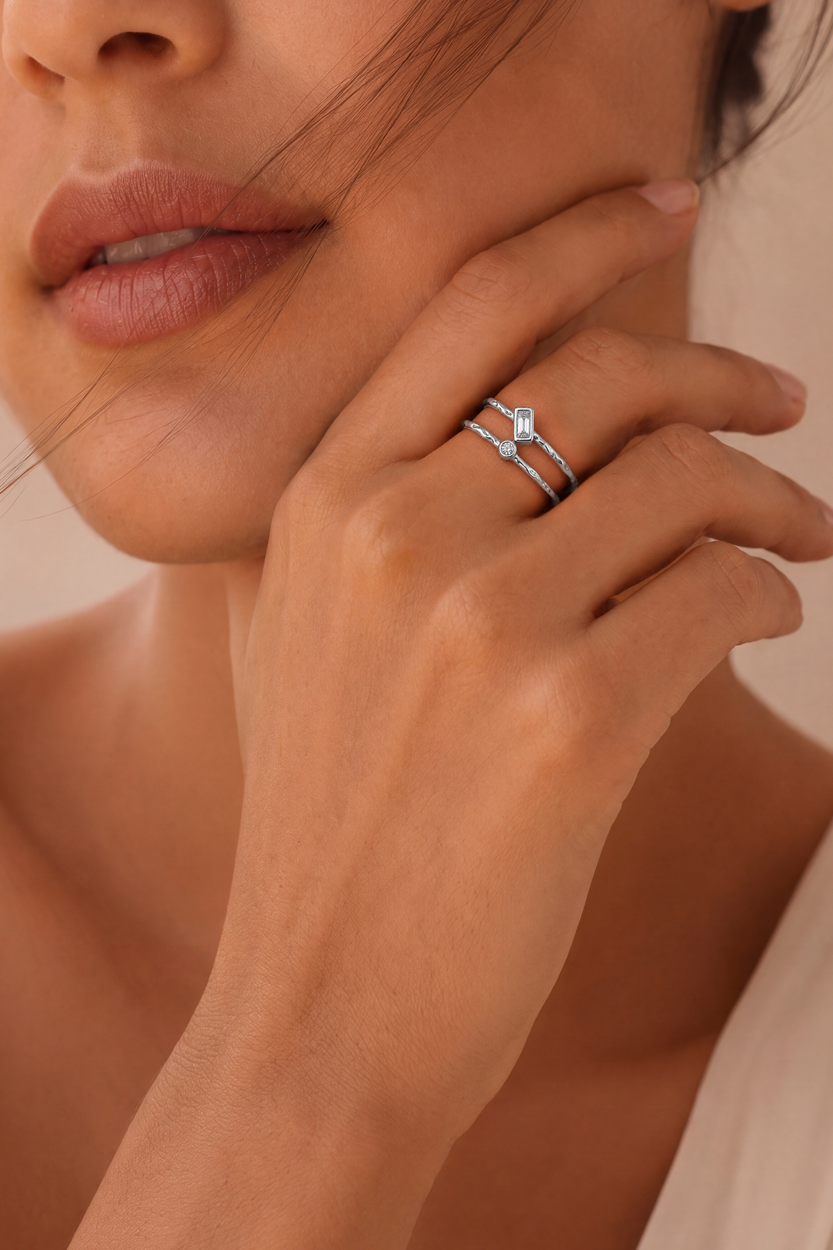 Model wearing Organic Open Ring Silver – Clair de Lune
