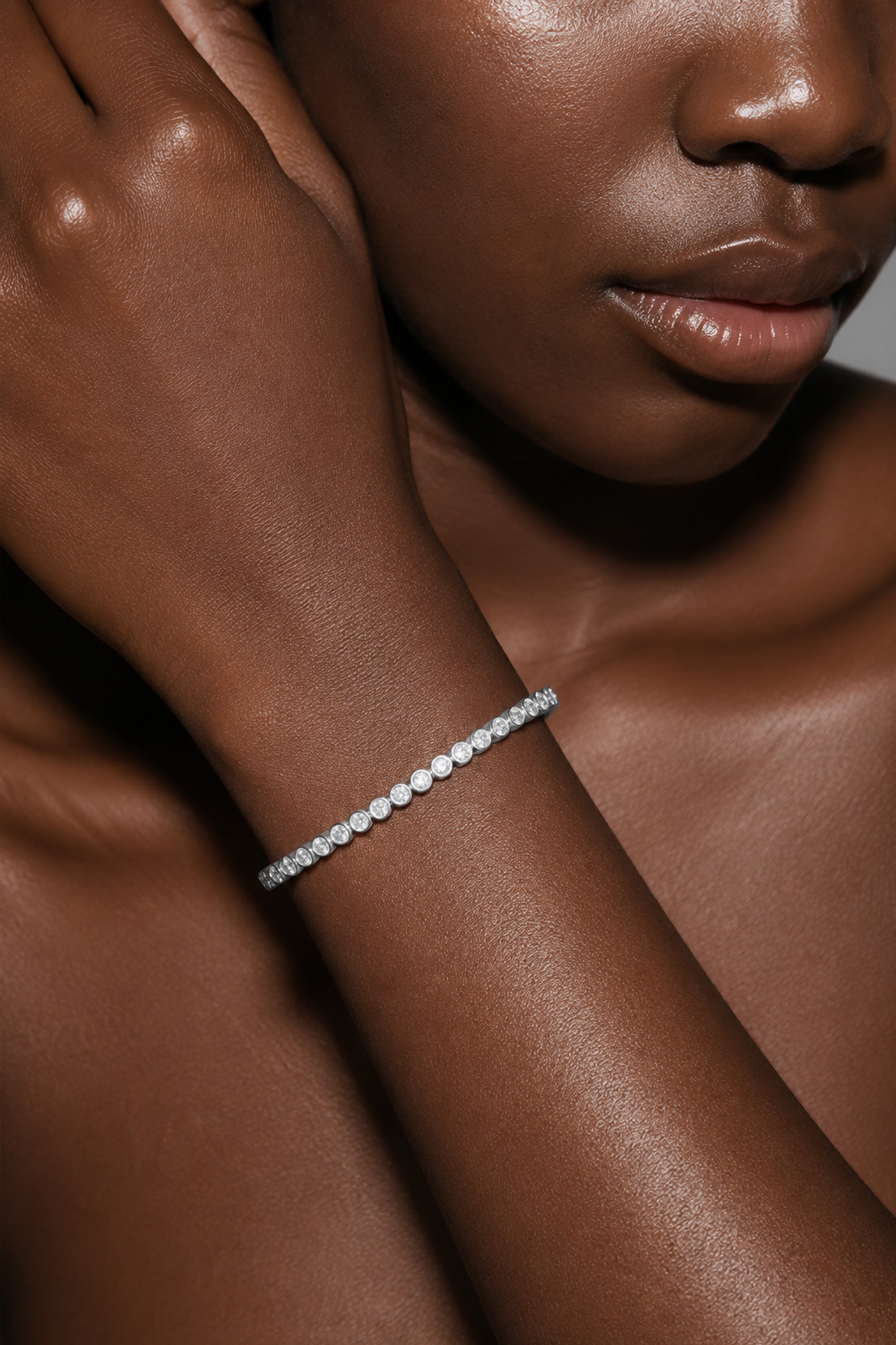 Circle Bezel Line Silver