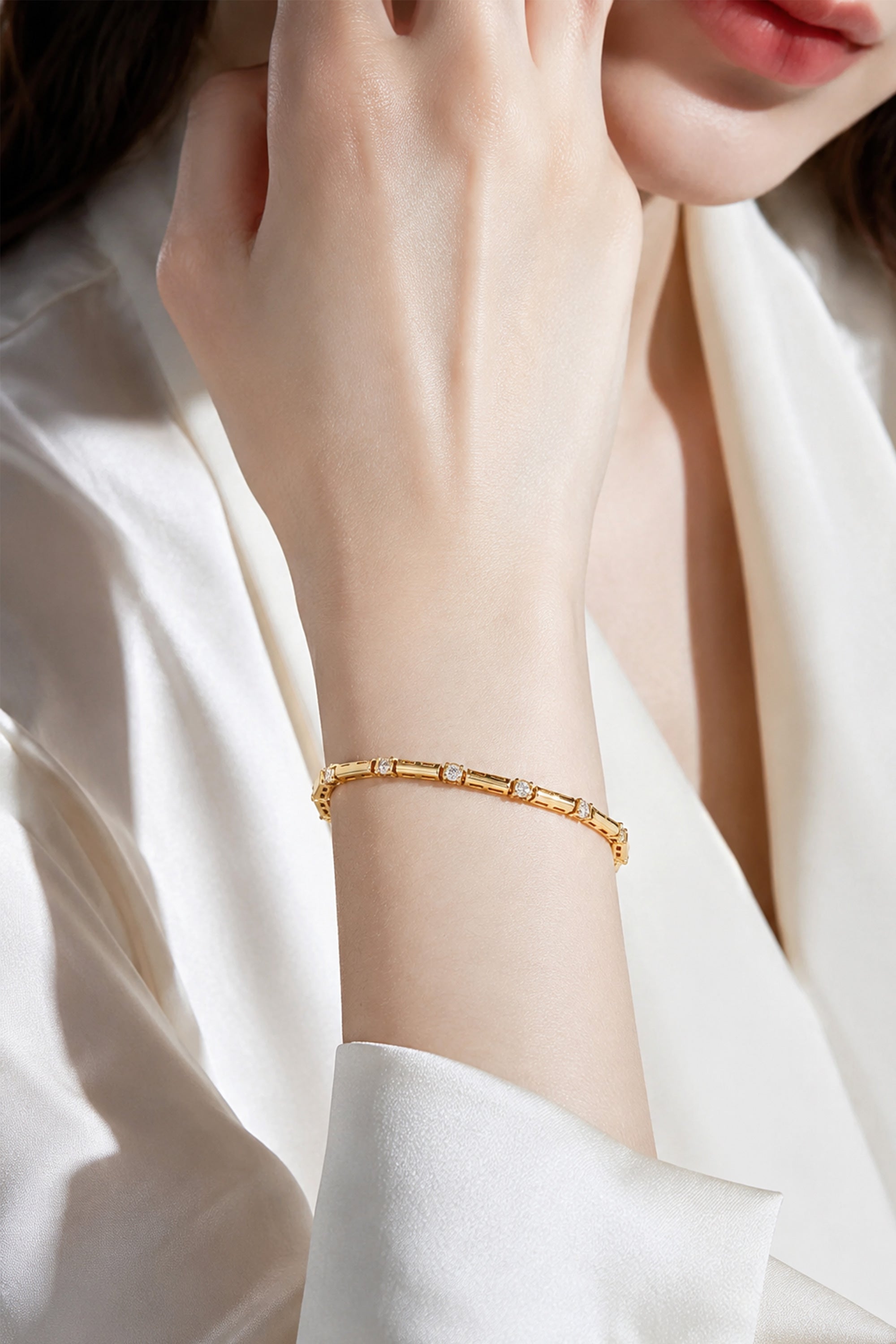 Glow Link Bracelet Gold