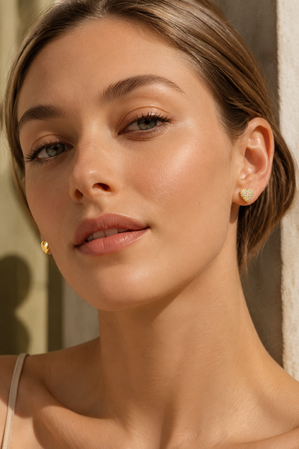 Contrast Heart Stud Earrings Gold