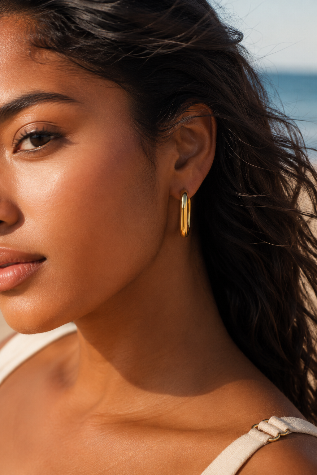 Linear Form Hoops Gold