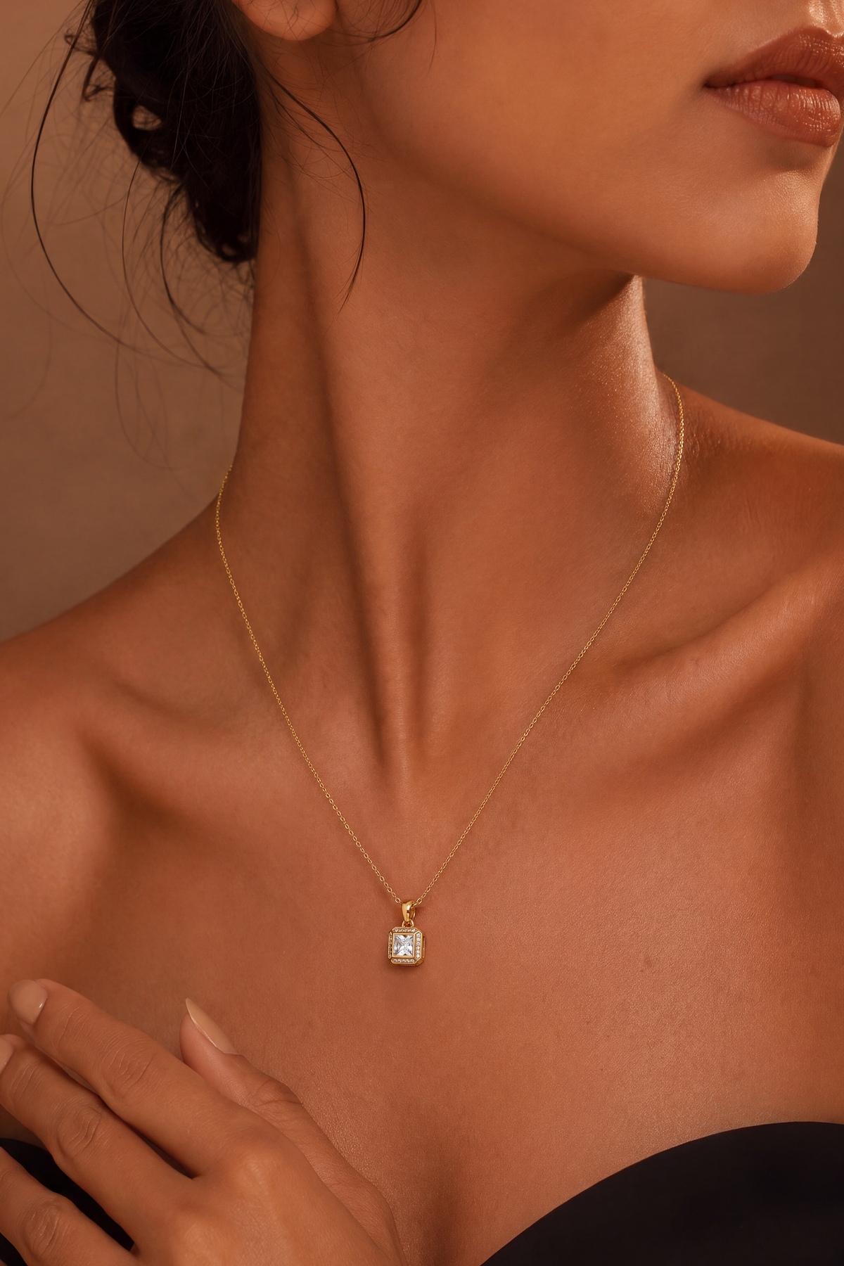 Model wearing Cube Halo Necklace Gold – Clair de Lune