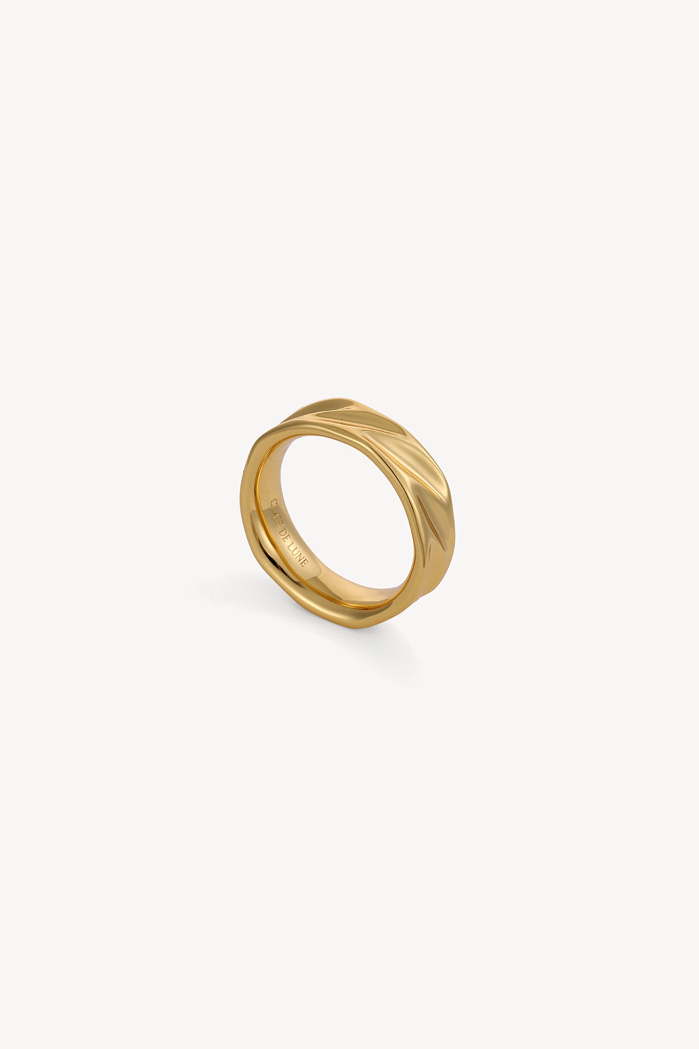 Wave Trim Ring Gold